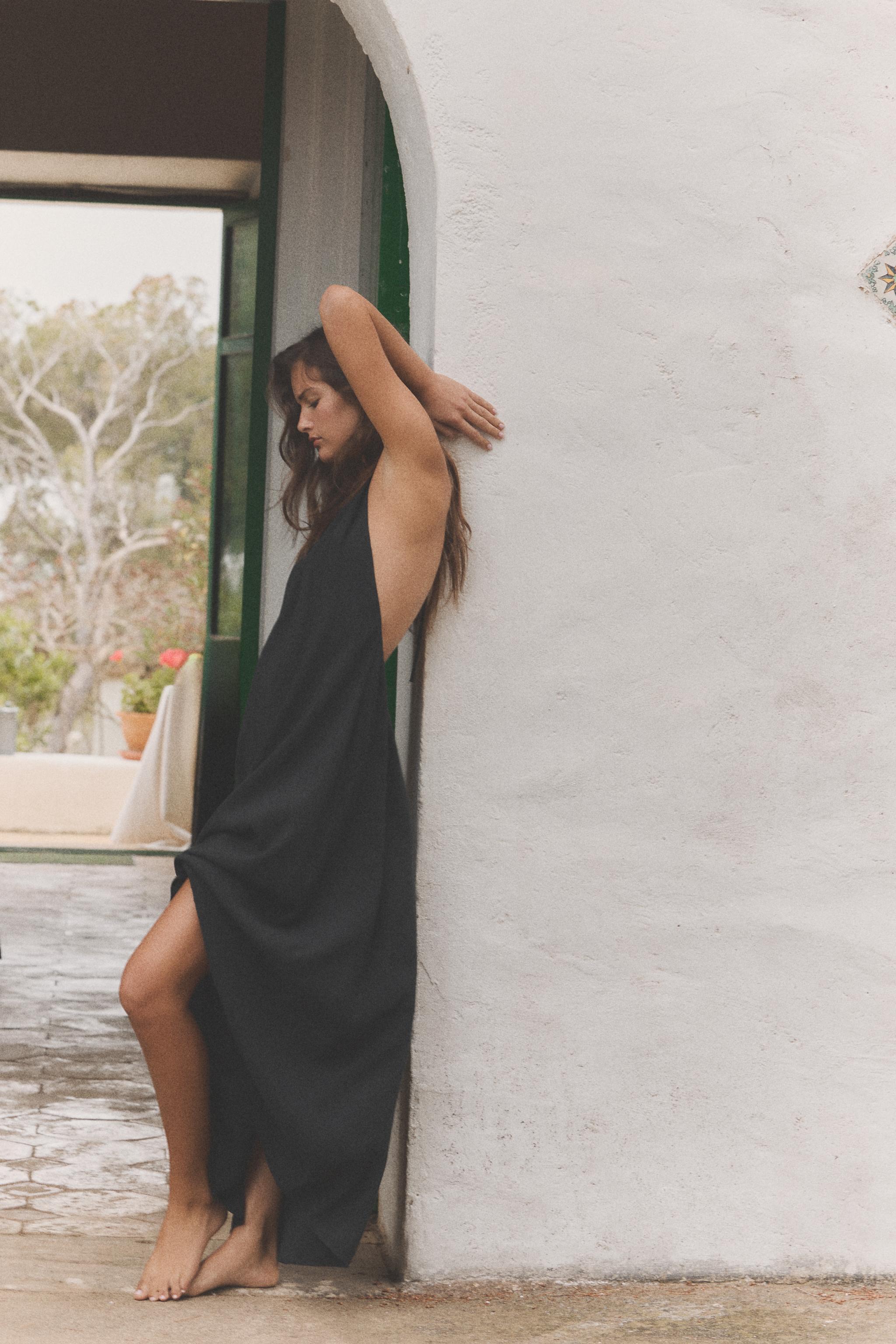 FLOWY HALTER DRESS